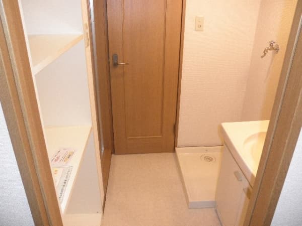 Room image 8