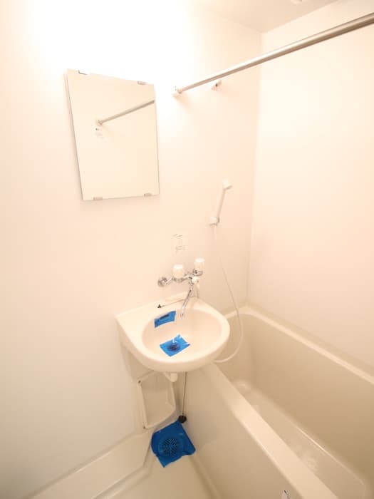 Room image 8