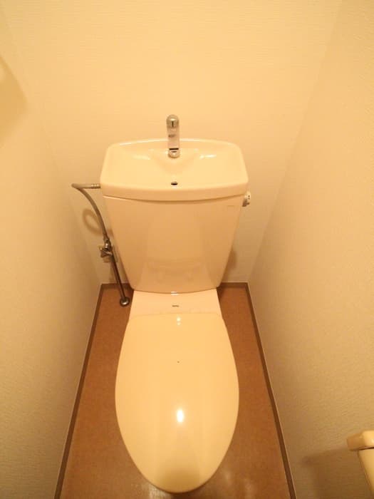 Room image 10