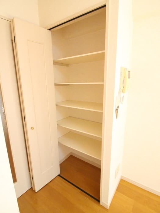 Room image 12