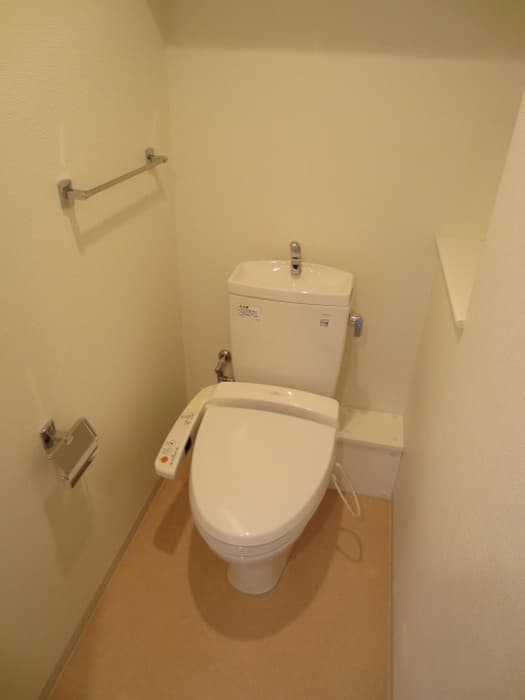 Room image 12