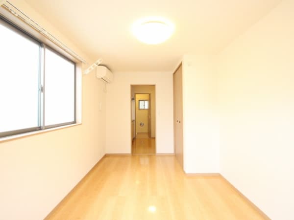 Room image 12