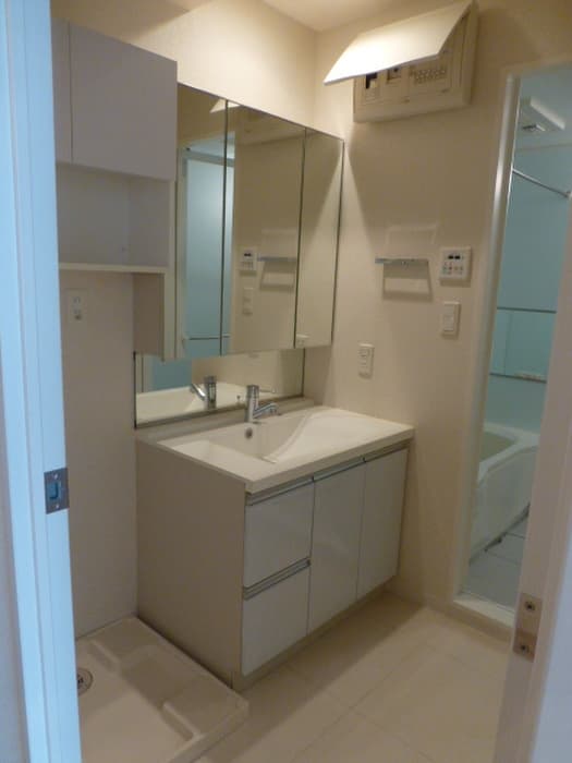 Room image 12