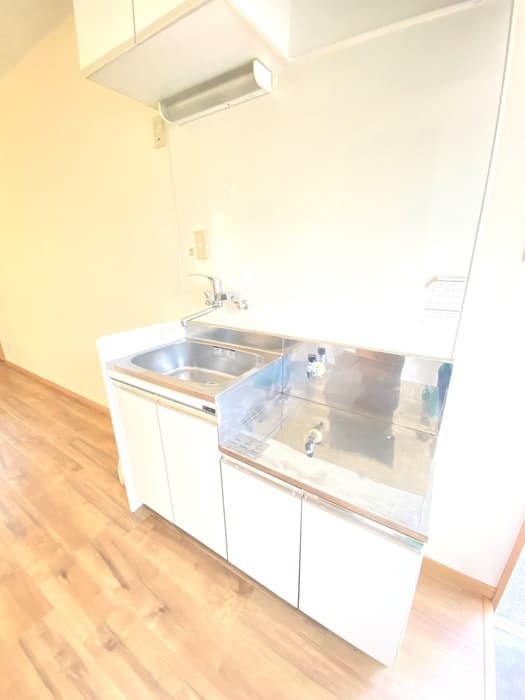 Room image 10