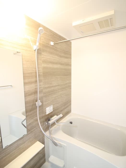 Room image 11