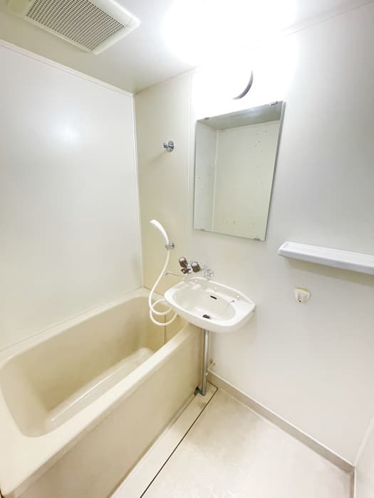 Room image 11