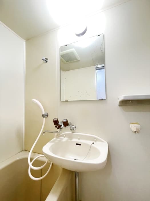 Room image 12