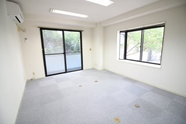 Room image 12