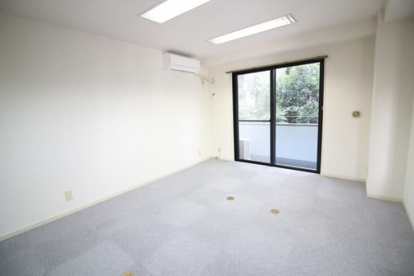 Room image 13