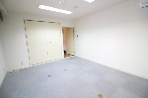 Room image 14