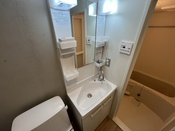 Room image 12