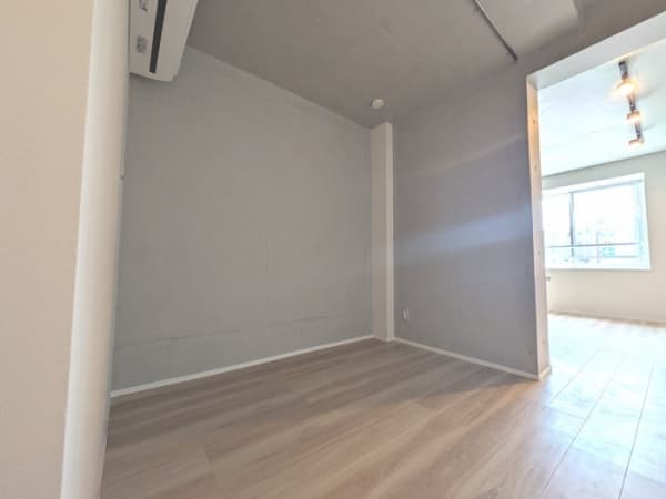 Room image 14