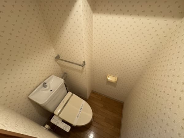 Room image 8