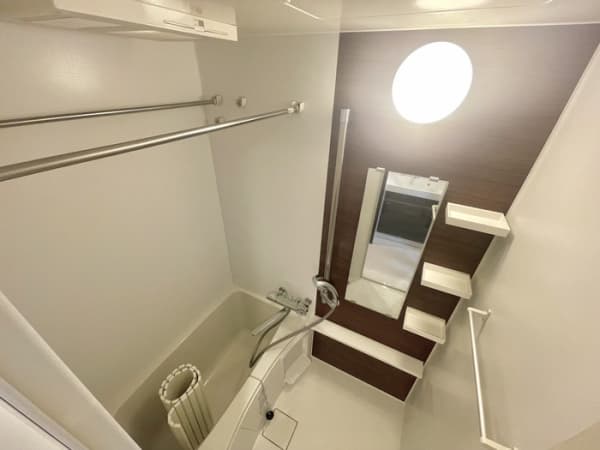Room image 11