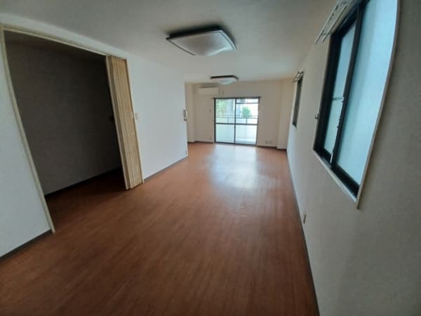 Room image 14