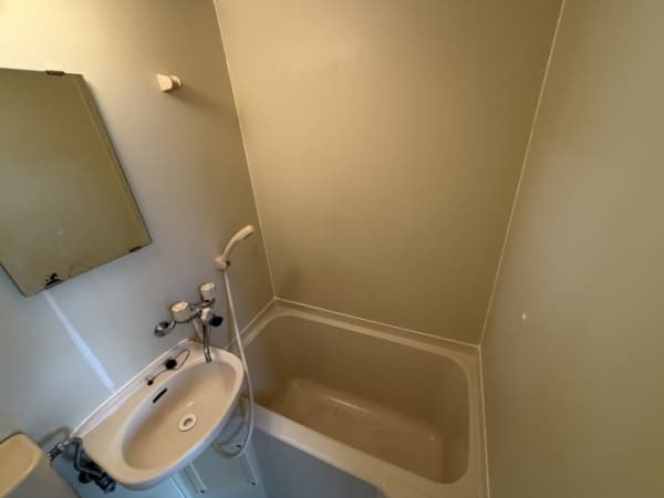 Room image 8