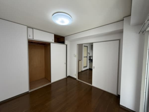 Room image 13