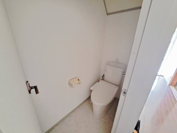 Room image 8