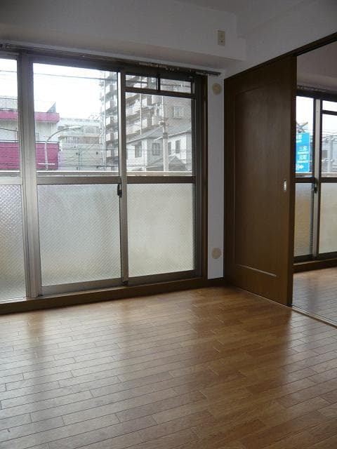 Room image 9