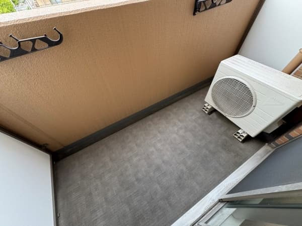 Room image 12