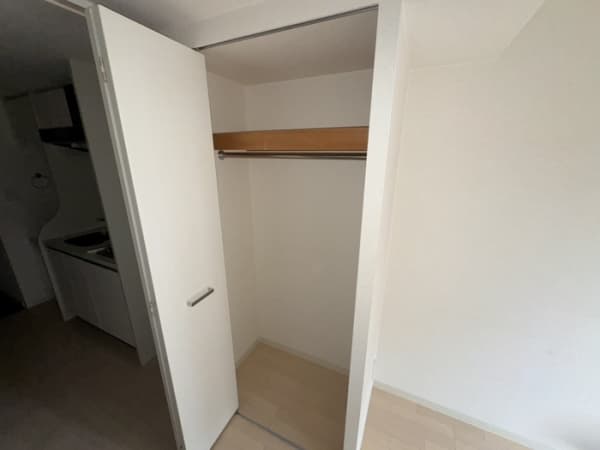 Room image 13