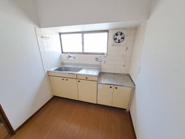 Room image 12