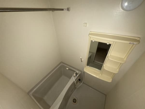 Room image 8