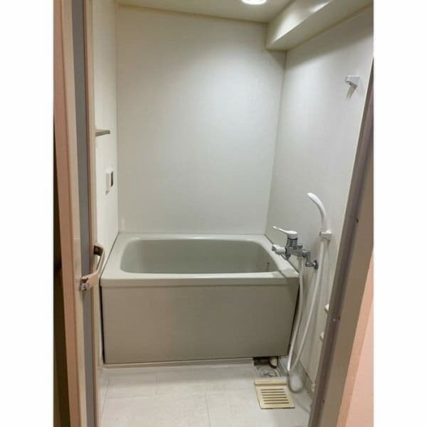 Room image 8