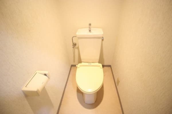 Room image 8