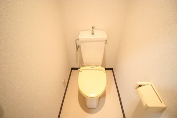 Room image 8