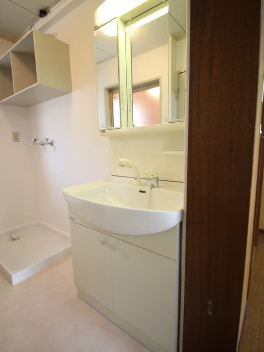 Room image 13