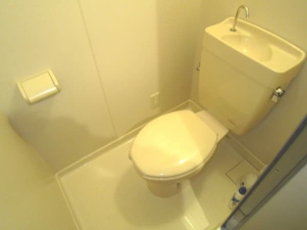 Room image 8
