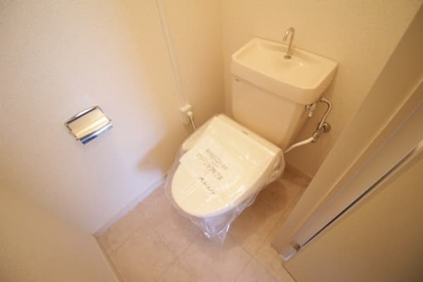 Room image 8