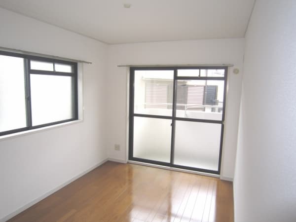 Room image 10