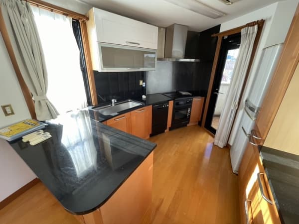 Room image 8