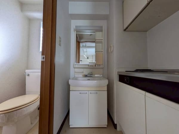 Room image 8