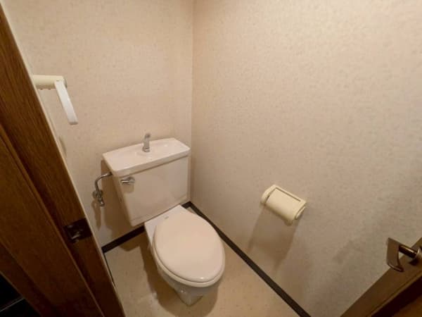 Room image 13