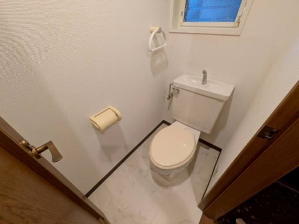 Room image 13