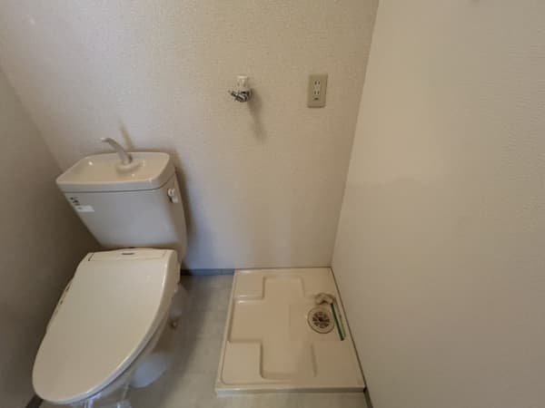 Room image 8