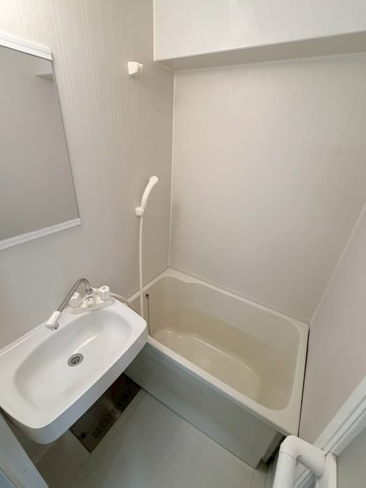 Room image 8