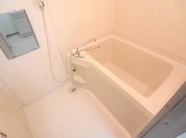 Room image 8
