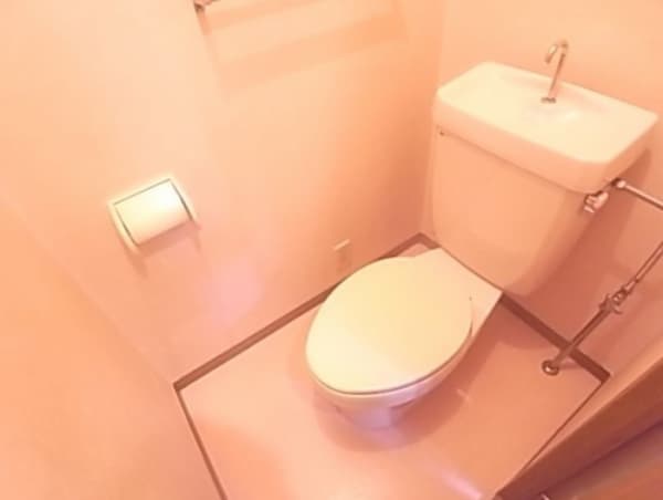 Room image 9
