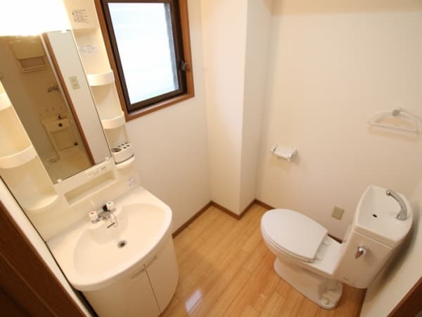 Room image 8