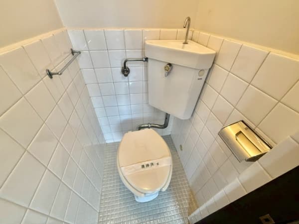 Room image 8