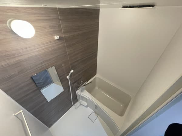 Room image 8