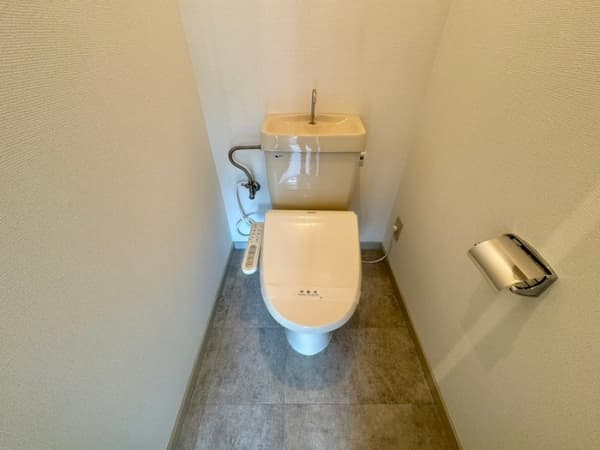 Room image 9
