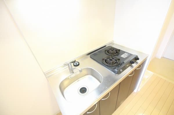 Room image 8