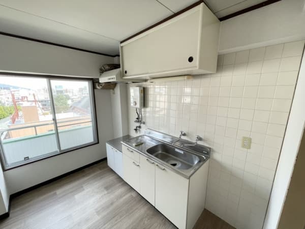 Room image 9