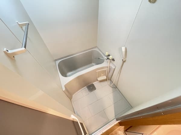 Room image 10