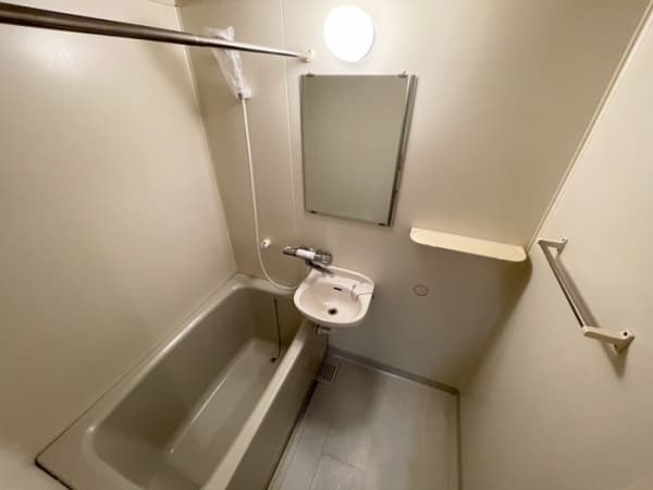 Room image 8